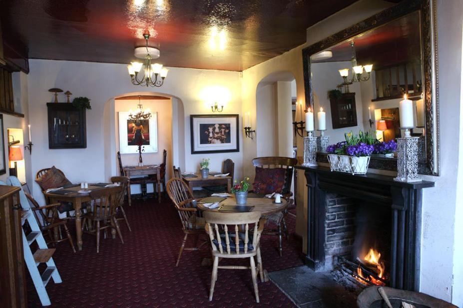 Badgers Inn Petworth Exterior foto